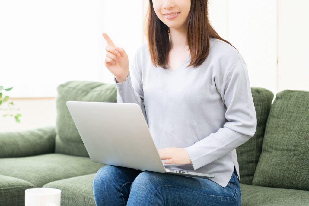 コードやケーブルがすっきり！配線を整理して見栄えを良くする3つのアイディア│ふたり暮らし.com